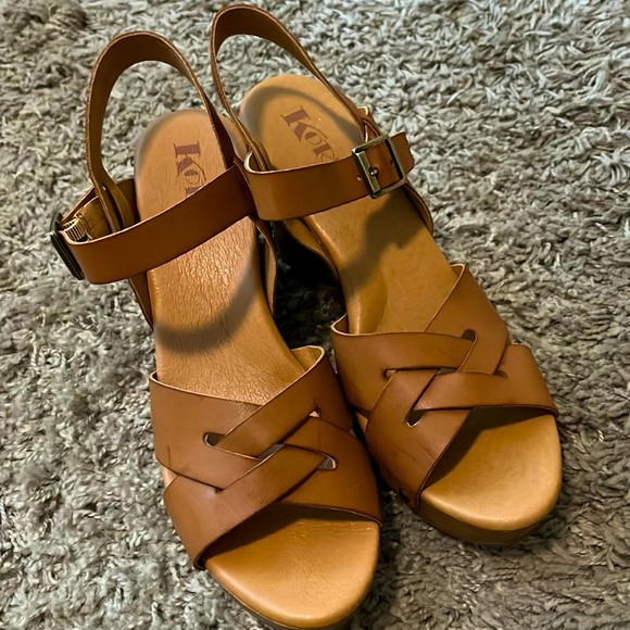 KorkEase Shoes Euc Womens Korks By Korkease Tan Sandal Size 9m